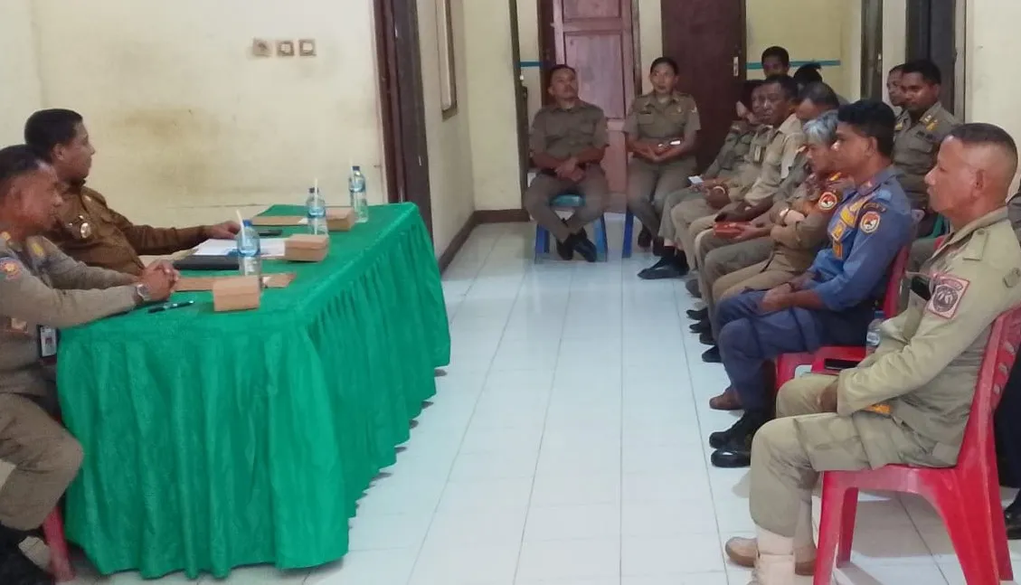 Bupati Sikka Gelar Rapat Kerja Bersama Satpol PP dan Damkar, Bahas Masalah Pasar Wairkoja dan TPI Maumere