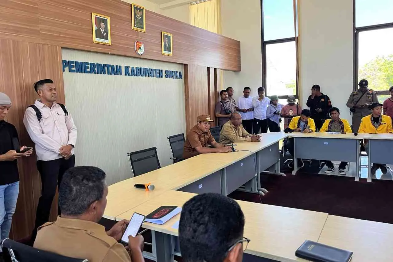 Diskusi Bersama BEM IFTK Ledalero dan Aliansi GMNI Sikka, Bupati Sikka Tegaskan : Mari Kita Advokasi Masyarakat Secara Jujur Dengan Data dan Kajian
