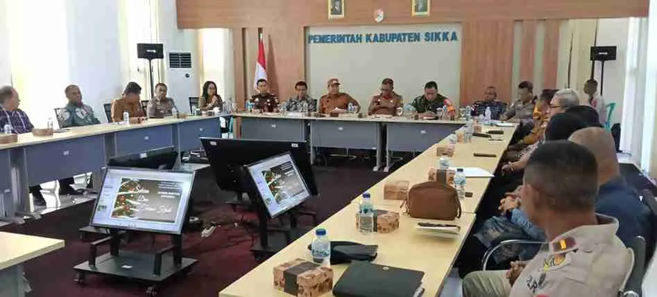 Bupati Sikka Pimpin Rapat Bersama Forkopimda dan OPD Terkait Dalam Rangka Persiapan Natal dan Tahun Baru 2026.