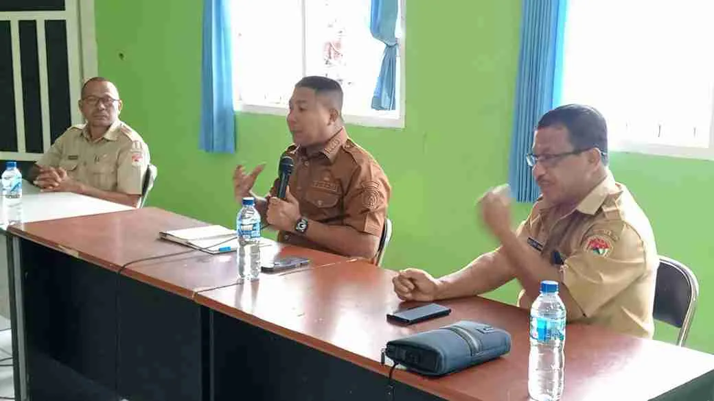 Pimpin Rakor Bersama Dinas Perindagkop dan Tiga Pengelola Pasar, Bupati Sikka Tekankan Pentingnya Sinergi  Pemda dan Pengelola Pasar