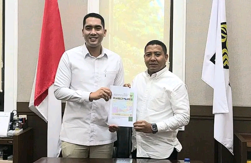 Di Kementerian ESDM, Bupati Perjuangkan Listrik Untuk Masyarakat