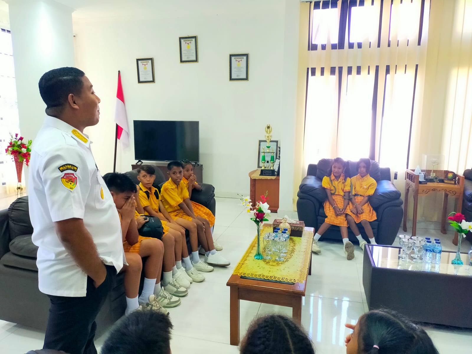 Bupati Sikka Terima Kunjungan Tur Wisata Literasi SDI St. Yosef Maumere, Dorong Budaya Baca Sejak Dini