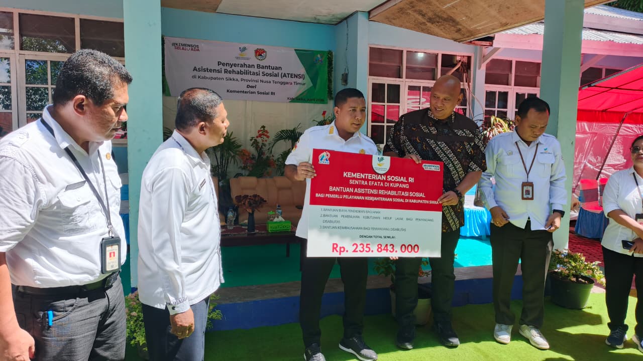 Pemkab Sikka Salurkan Bantuan Rp. 523 Juta untuk Disabilitas, Lansia, dan Korban Bencana