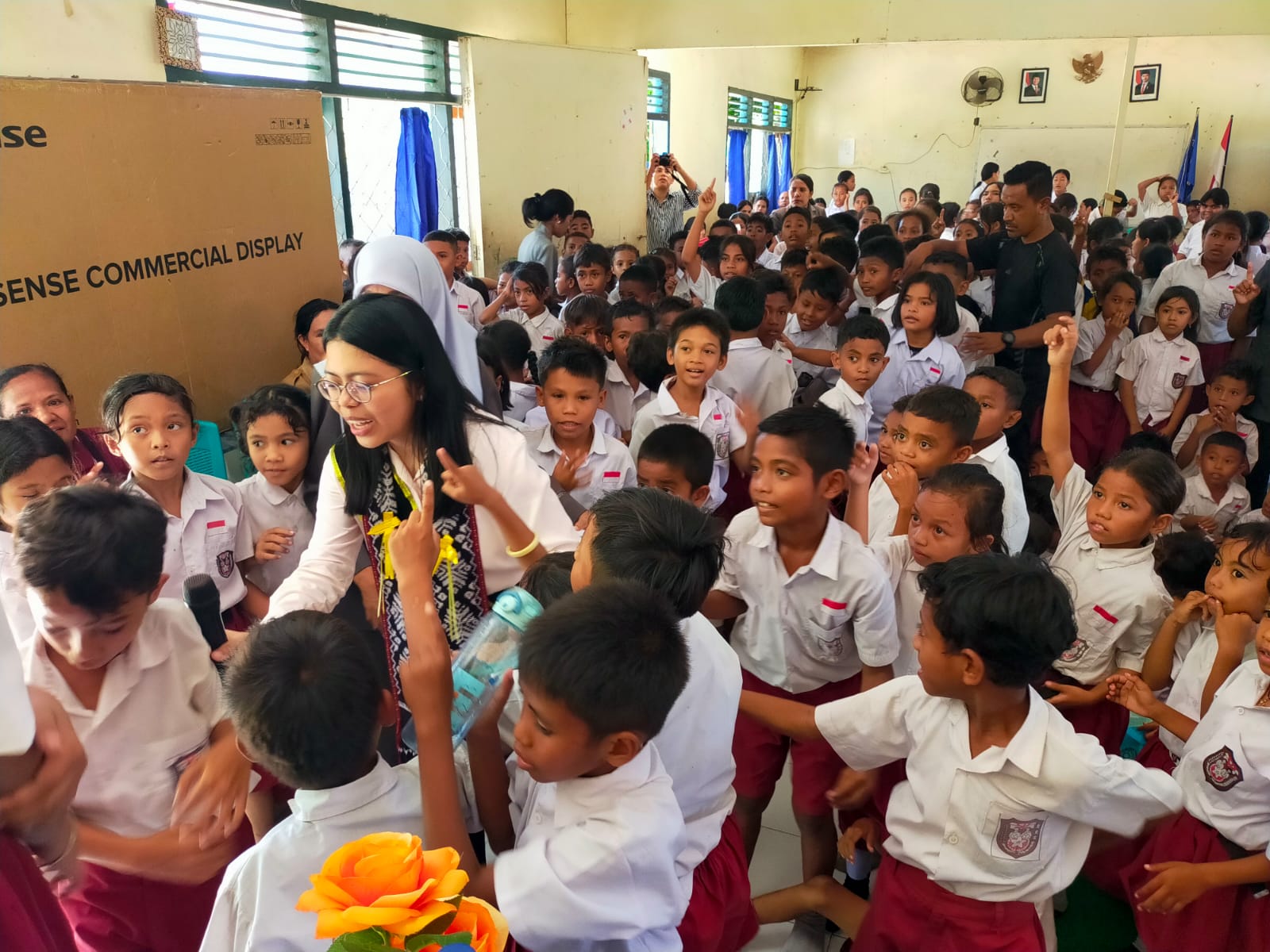 Bunda Literasi Sikka Kunjungi SDN Wailiti, Gaungkan Wisata Literasi dan Sains
