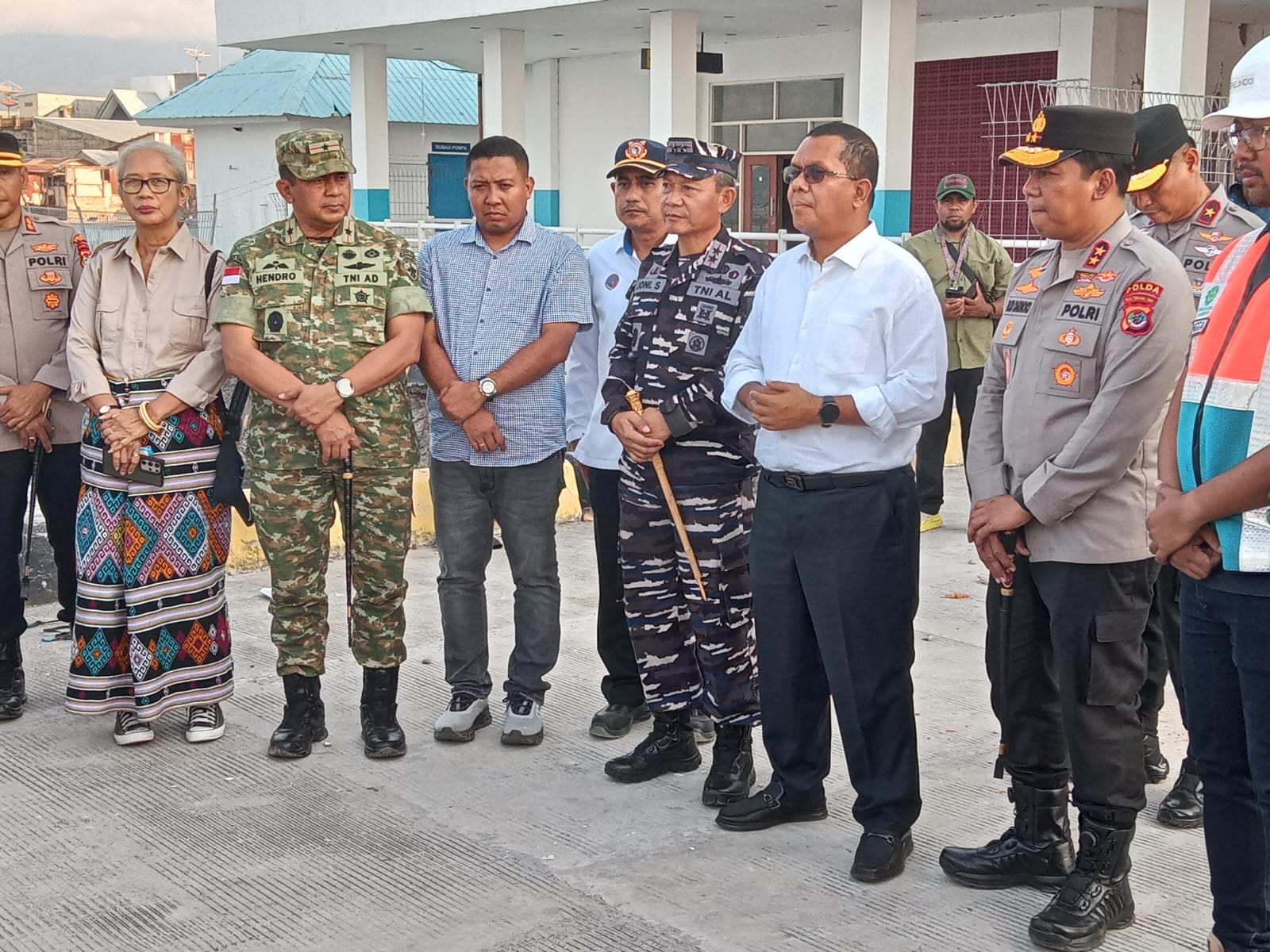 Gubernur NTT Tinjau Pelabuhan Laurens Say Saat Kunjungan ke Kabupaten Sikka