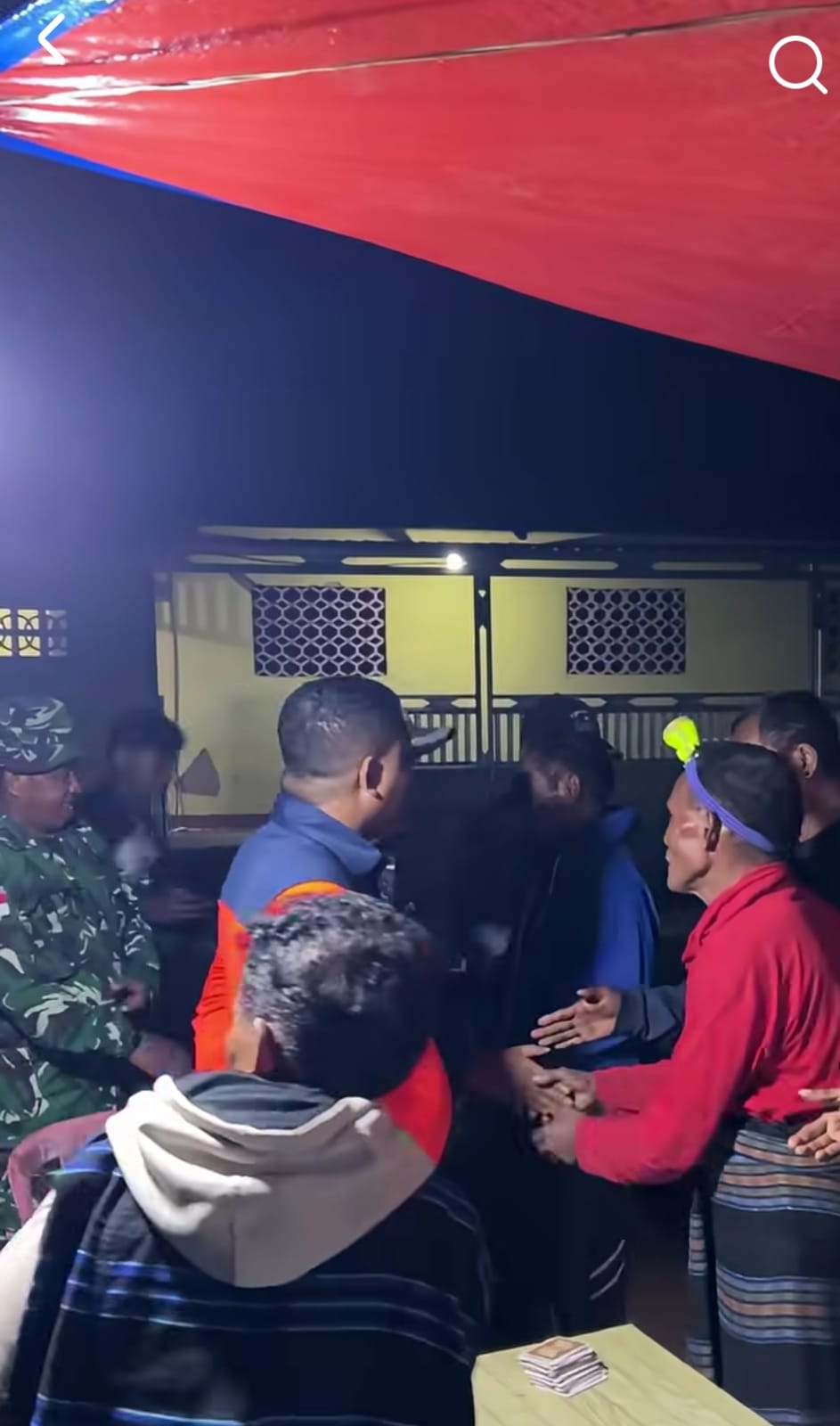 Bupati Sikka Bersama Forkopimda Menginap di Palue, Sisir Wilayah Terdampak Gempa