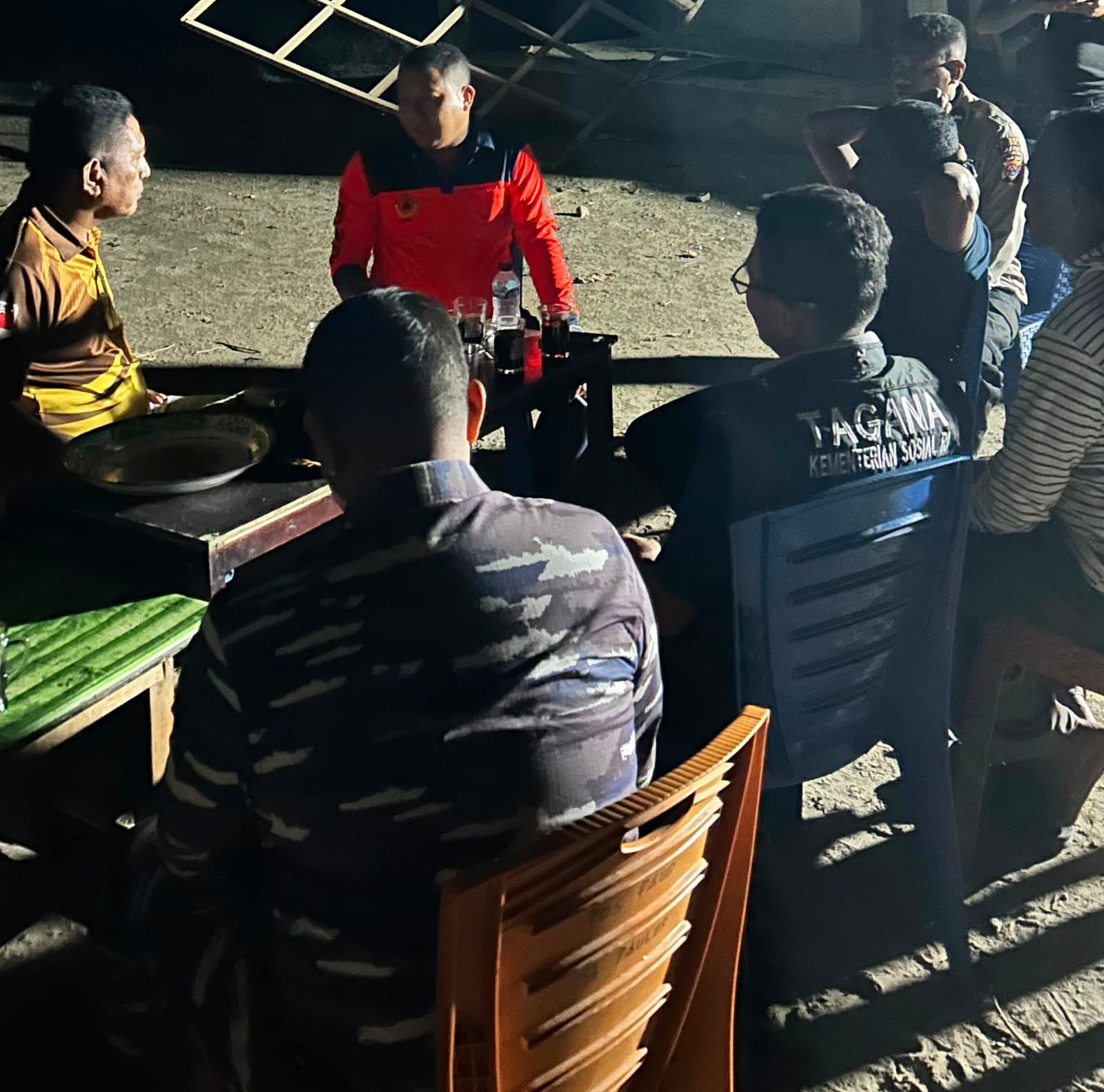 Bupati Sikka Bertahan di Palue, Pastikan Penanganan Dampak Gempa Berjalan Cepat dan Terkoordinasi