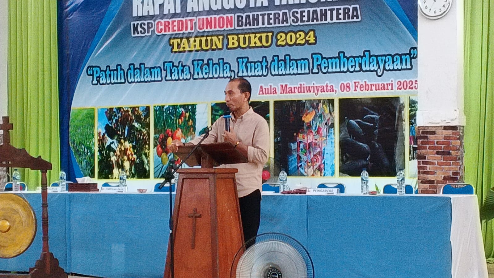 Pj Bupati Sikka Buka Kegiatan RAT KSP CU Bahtera Sejahtera Tahun 2024