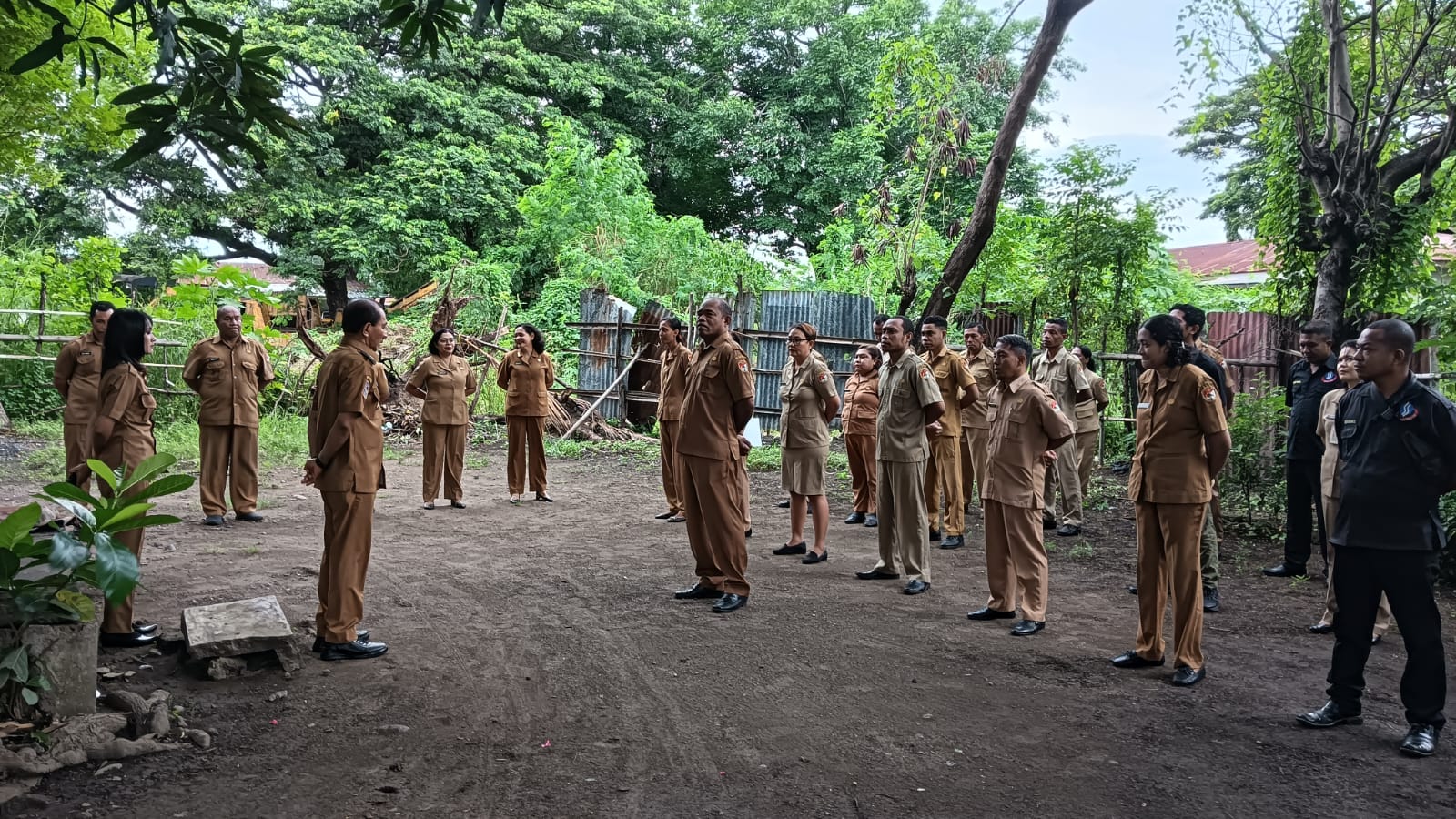 Pj Bupati Sikka Tegaskan Pegawai Dinas Kominfo Harus Tingkatkan Disiplin dan Kinerja