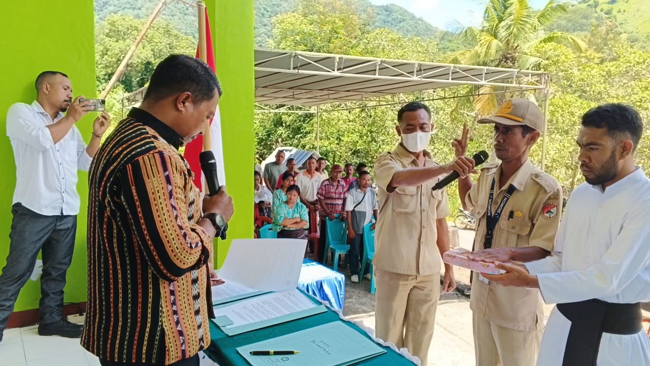 Camat Mego Lantik Yohanes Luiz sebagai Pj Kades Ratekalo