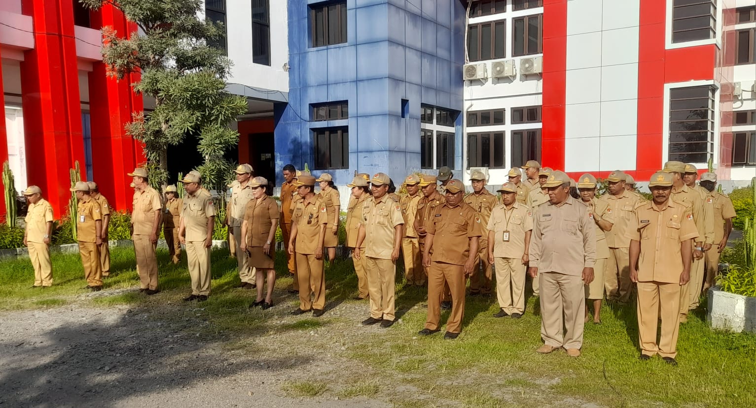 Pimpin Apel Kekuatan Perdana ASN, Wakil Bupati Sikka : Bekerjalah Dengan Hati Jangan Bekerja Untuk Dipuji