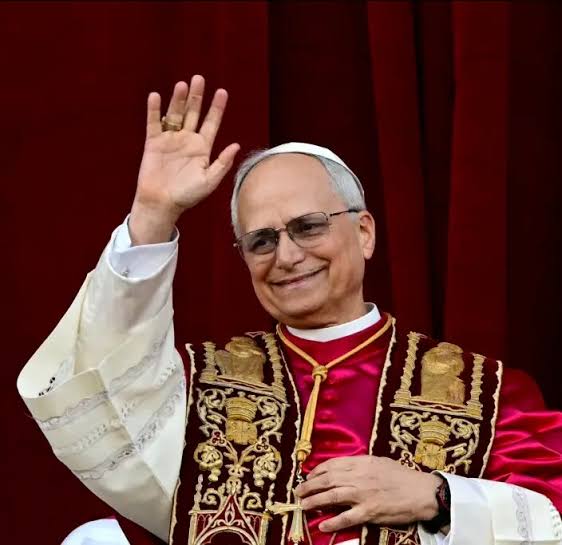 HABEMUS PAPAM : KARDINAL ROBERT  FRANCIS PREVOST TERPILIH MENJADI PAUS KE 267