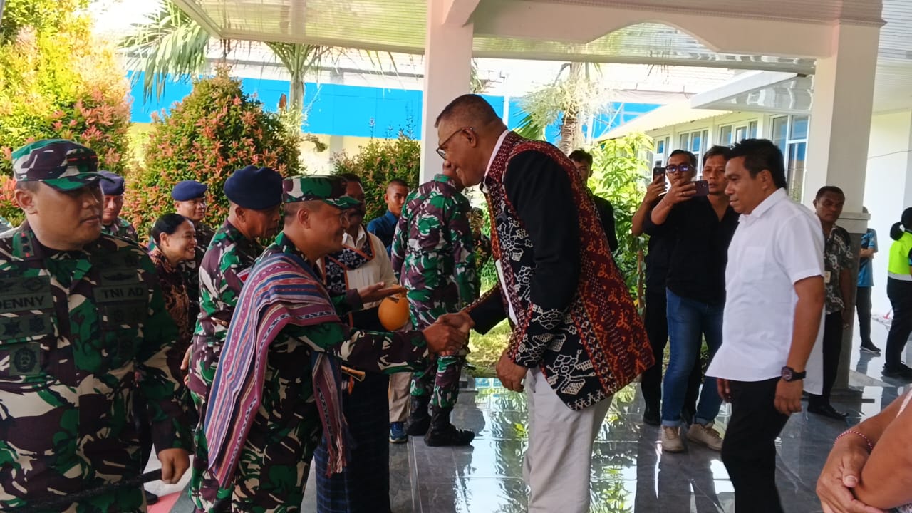 Danlanal Maumere Letkol Laut (P) Yoyok Ary Nugroho Tiba Dan Mulai Bertugas Di Maumere.