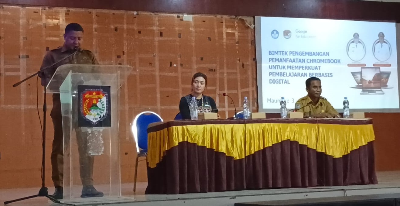 Bupati Sikka Buka Bimtek Chromebook, Dorong Transformasi Pendidikan Digital di Sekolah Dasar