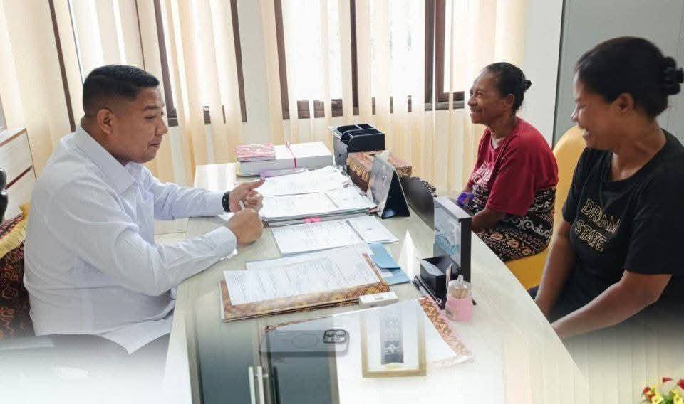 Oras Kula Babong : Warga Manfaatkan Waktu Bertatap Muka Dengan Bupati Sikka