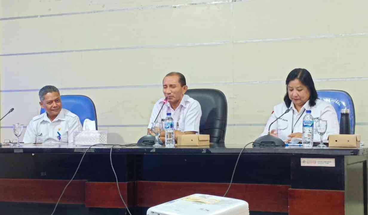 Sekda Sikka Pimpin Rapat Evaluasi RENJA Pemerintah Daerah Triwulan II 2025