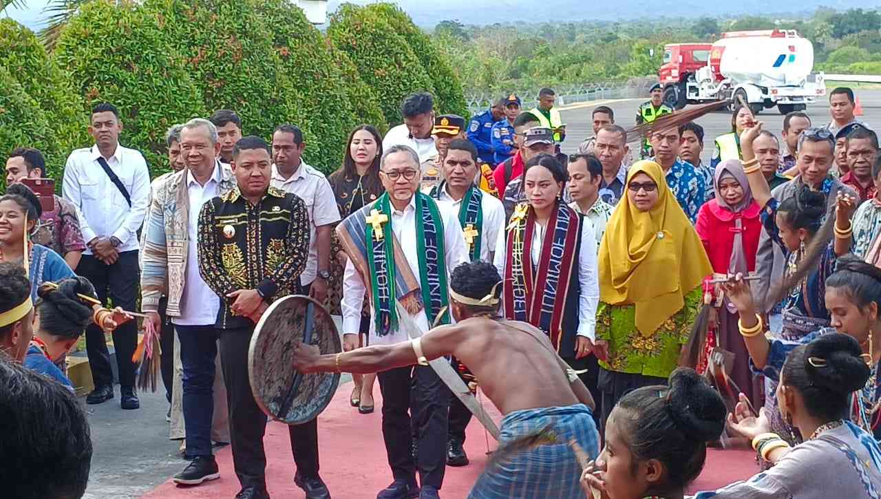 Bupati Sikka Dorong Kolaborasi Perguruan Tinggi untuk Ketahanan Pangan NTT Dalam Seminar Nasional UNIMOF