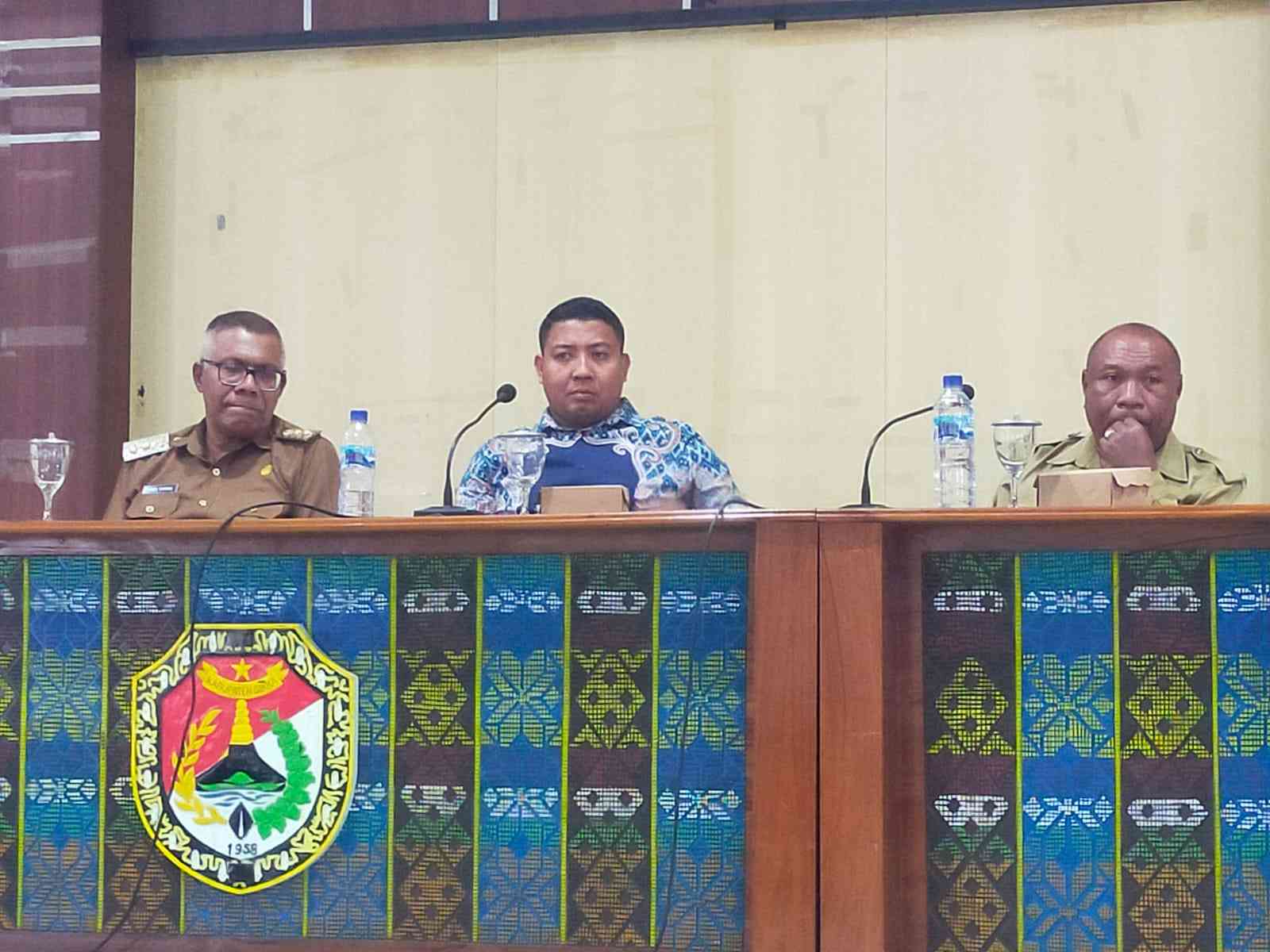 Bupati dan Wakil Bupati Sikka Pimpin Rakor Opsen Pajak Kendaraan Bermotor bagi ASN Pemkab Sikka