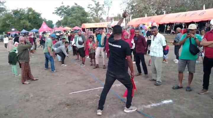 Tarik Tambang Tingkat Kabupaten Sikka Dalam Rangka Memperingati HUT Kemerdekaan RI Ke - 80