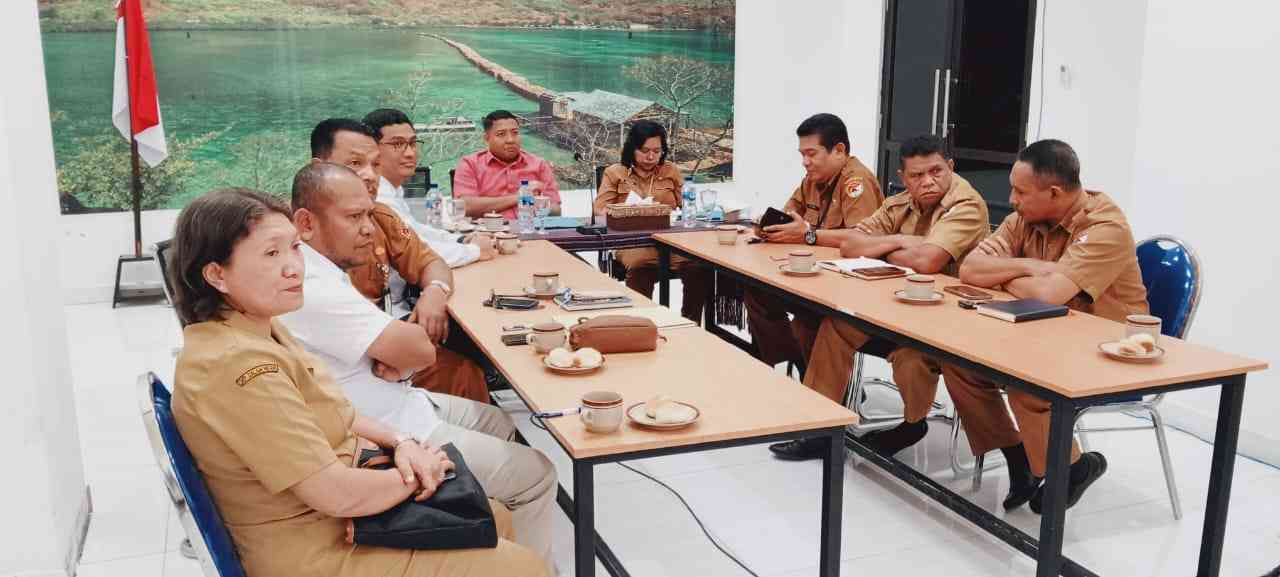 Bupati Sikka Ikuti Zoom Meeting Bersama Kemendagri Bahas Situasi Kondisi dan Dinamika Sosial Kemasyarakatan Yang Berkembang