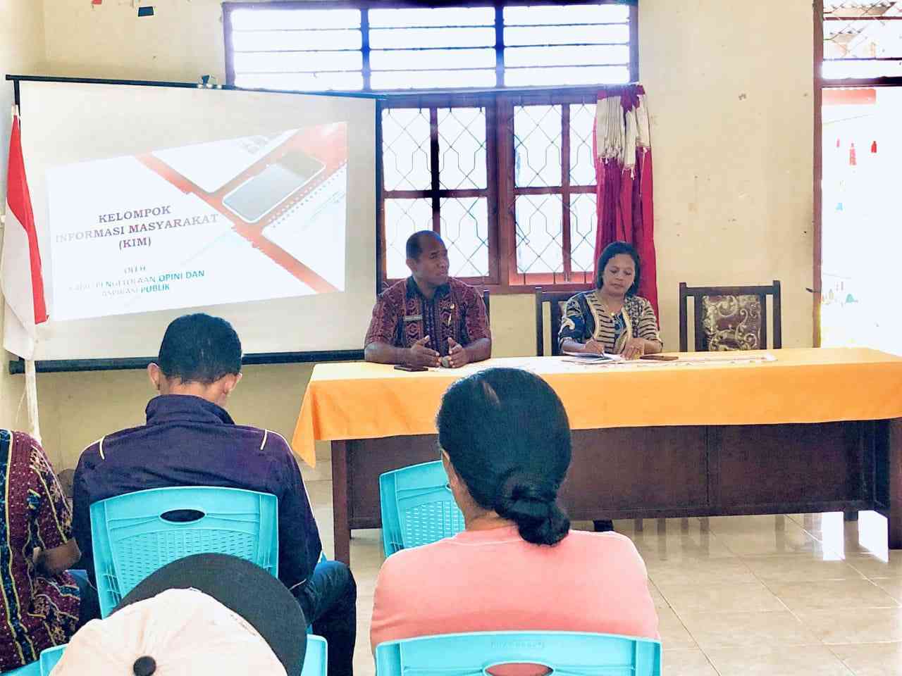 Dinas Kominfo Sikka Gelar Sosialisasi KIM di Desa Nele Lorang, Fokus Bentuk Masyarakat Informasi Yang Mandiri