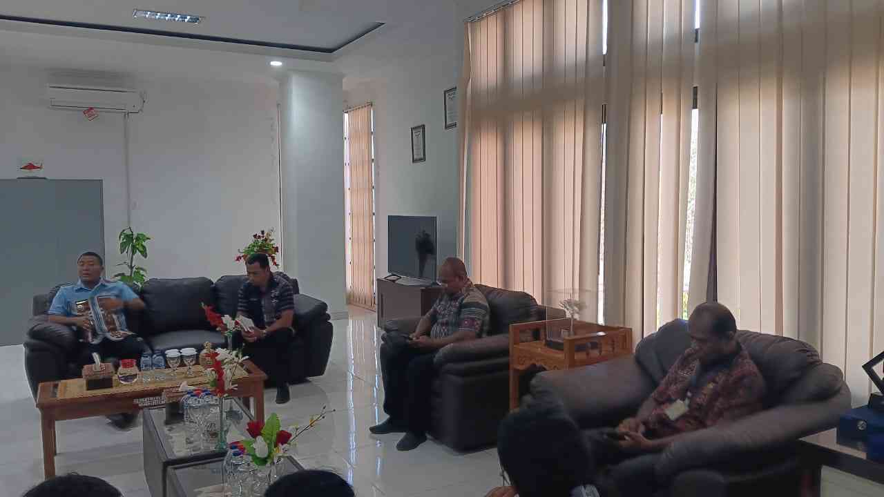 Bupati Sikka Gelar Rapat Terbatas Bersama Dinas Komunikasi dan Informatika Kabupaten Sikka