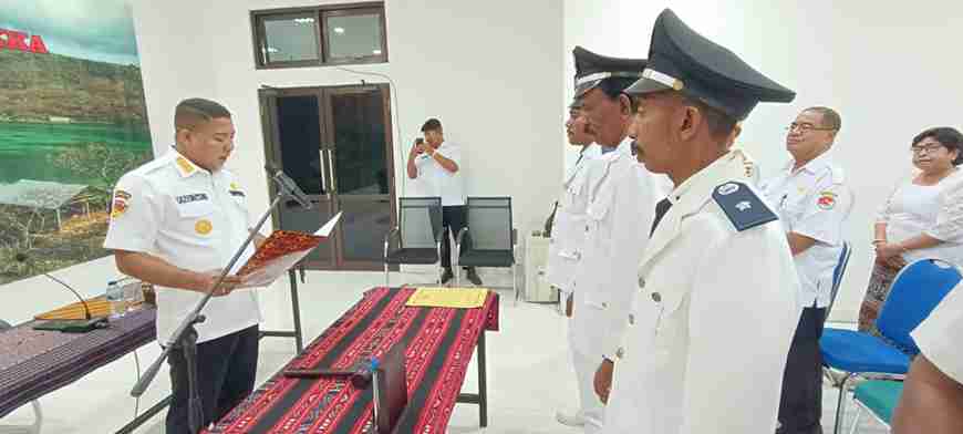 Bupati Sikka Kukuhkan Tiga Kepala Desa PAW Masa Jabatan 2019 - 2027